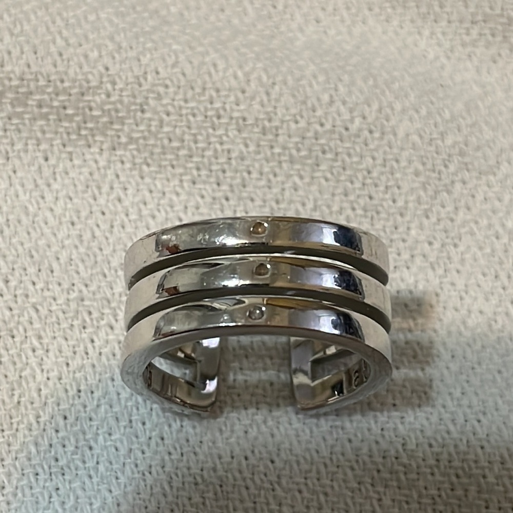 La Soula Modern Triple Diamond Adjustable Ring from Luxor Box